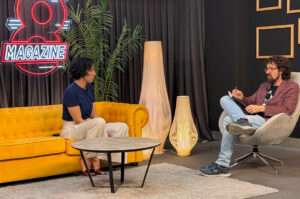 Silvia Alonso durante una entrevista sobre ansiedad en el programa 8 Magazine de La 8 Palencia, dentro de la colaboración de Psicología con Alma sobre salud mental.
